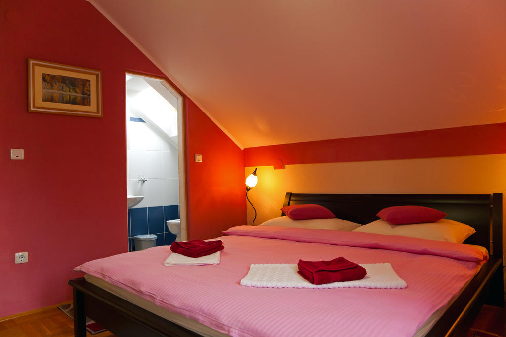Apartments Tratincica Seliste Dreznicko Pokoj fotografie