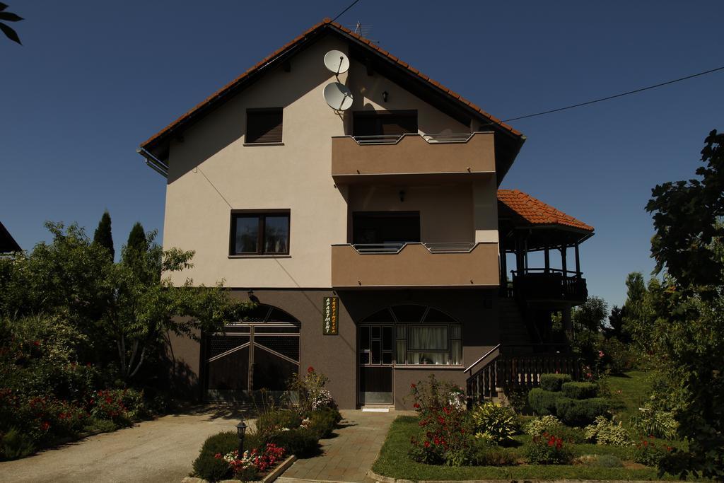 Apartments Tratincica Seliste Dreznicko Exteriér fotografie